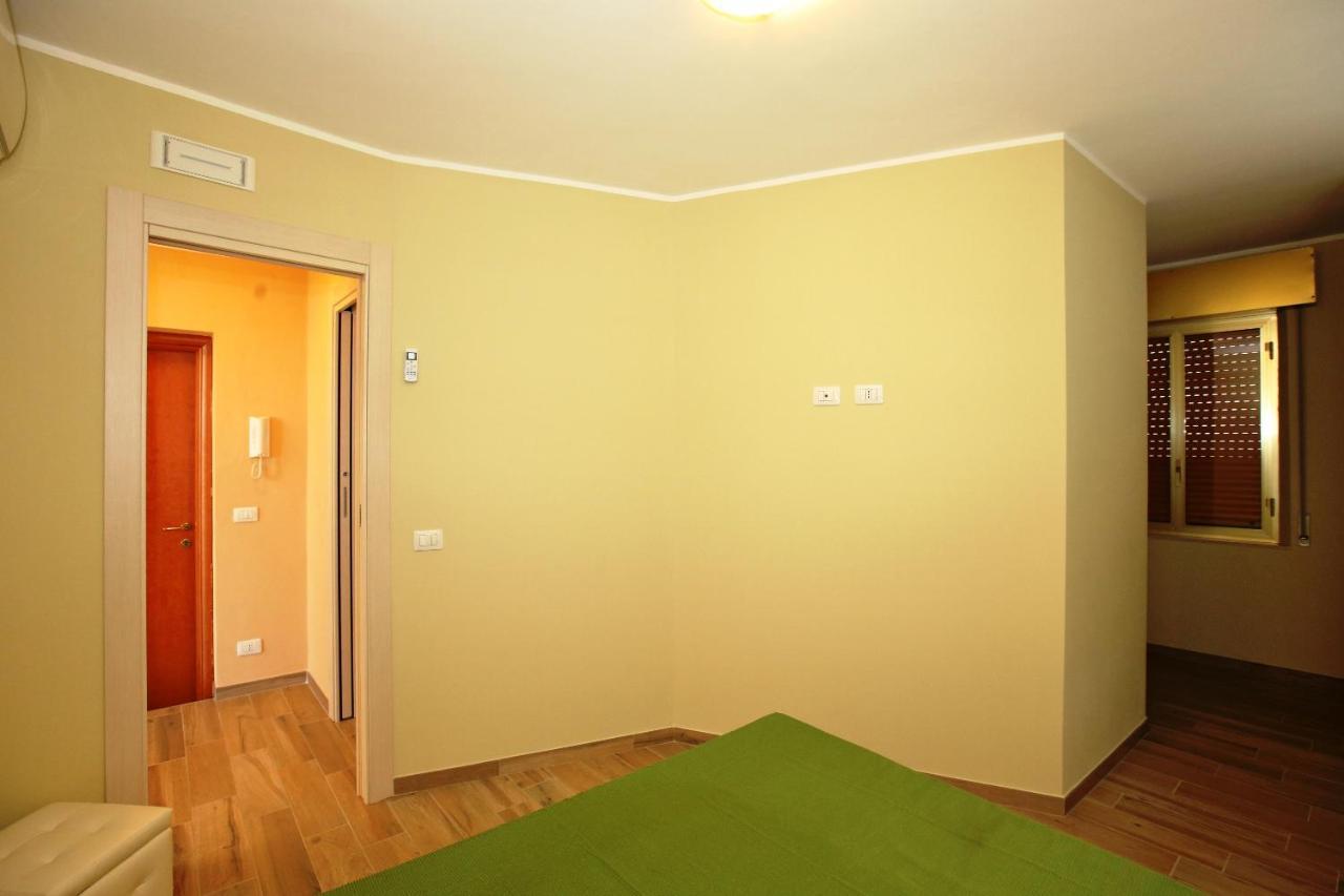 Re Sole Case Vacanze - Esclusivo Attico M A R T E Con Spaziosissima Terrazza Solarium Attrezzata Avola Exterior foto